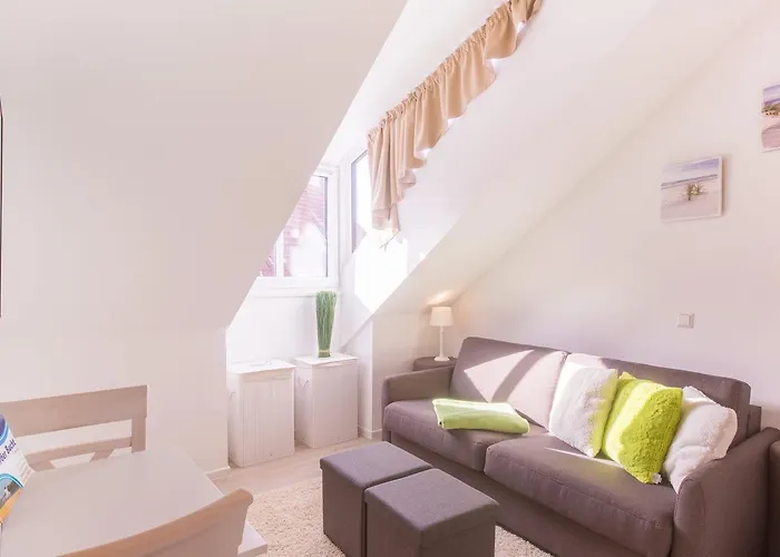 Frau-Clara-Haus-Ecke-4 * Eckernfoerde